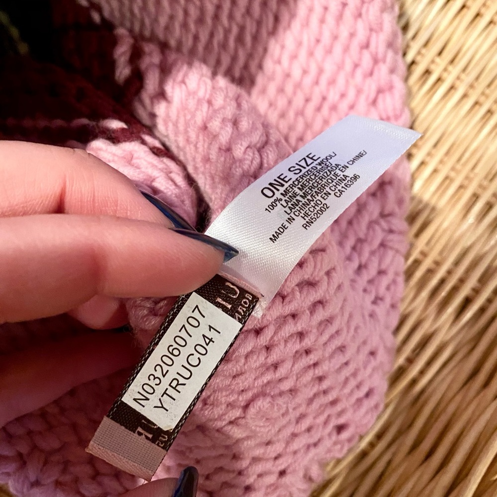 (SOLD ON DEPOP NOT FOR SALE) NWOT Vintage Juicy Couture Pink Striped Beanie - Picture 5 of 5